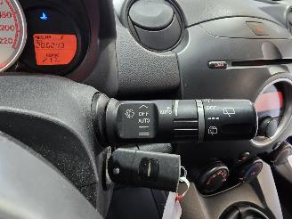 Mazda 2  picture 29