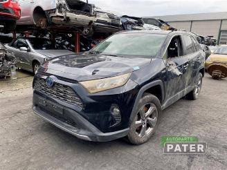 Vrakbiler auto Toyota Rav-4 RAV4 (A5), Terreinwagen, 2018 2.5 Hybrid 16V AWD 2019/10