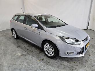 krockskadad bil auto Ford Focus 1.0 EcoB. Titanium 2013/7