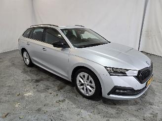 Vaurioauto  passenger cars Skoda Octavia 1.0 e-TSI Sport Bns 2021/2
