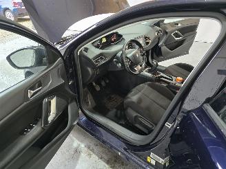 Peugeot 308 1.2 VTi Blue Lease picture 19
