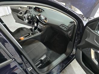 Peugeot 308 1.2 VTi Blue Lease picture 15
