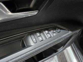 Peugeot 5008 1.2 PureTech Blue Lease Premium picture 25