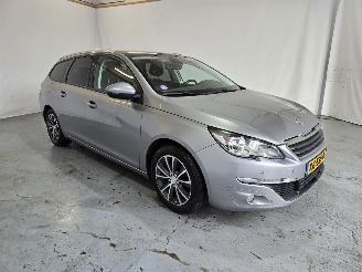 Voiture accidenté Peugeot 308 SW 1.2 PureT.Blue L. Ex 2016/8
