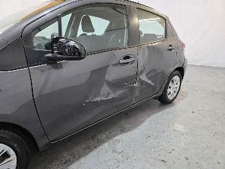 Toyota Yaris 1.3 VVT-i Aspiration picture 9
