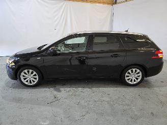 Peugeot 308 1.2 PureTech Style picture 4