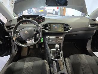 Peugeot 308 1.2 PureTech Style picture 24