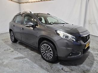skadebil auto Peugeot 2008 1.2 PureTech Active 2017/3