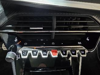Peugeot 2008 1.2 Hybrid 145 GT picture 37