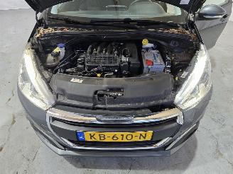 Peugeot 208 1.2 PureT. Blue Lion picture 15