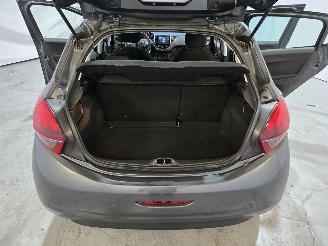 Peugeot 208 1.2 PureT. Blue Lion picture 19