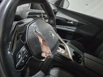 Peugeot 3008 1.2 PureTech Active picture 12