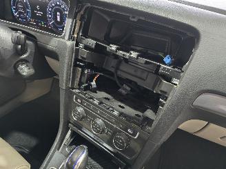 Volkswagen e-Golf e-Golf picture 10