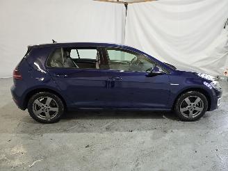 Volkswagen e-Golf e-Golf picture 8