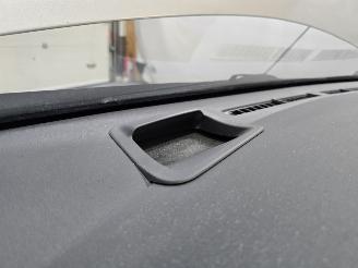 Toyota Prius 1.8 Plug-in Executive Business picture 25