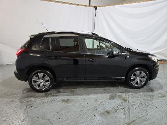 Peugeot 2008 1.2 PureTech Allure picture 8