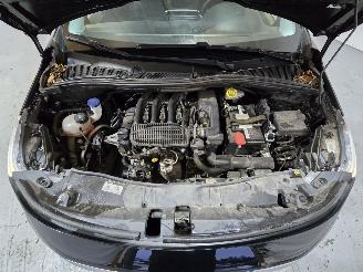 Peugeot 2008 1.2 PureTech Allure picture 12