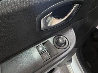 Renault Clio 1.5 dCi ECO Expression picture 26