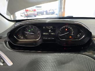 Peugeot 2008 1.2 PureTech Blue Lease Executive picture 27