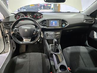 Peugeot 308 1.2 PureTech Blue Lease Executive picture 23