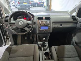 Volkswagen Touran 1.6-16V FSI Optive I picture 19