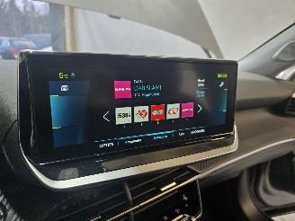 Peugeot e-2008 EV Allure Pack 50 kWh picture 31