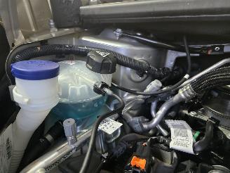 Peugeot e-2008 EV Allure Pack 50 kWh picture 14