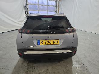 Peugeot e-2008 EV Allure Pack 50 kWh picture 6