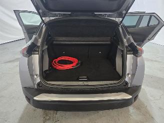 Peugeot e-2008 EV Allure Pack 50 kWh picture 19