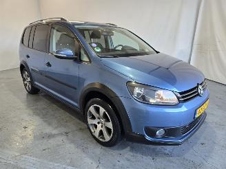 Damaged car Volkswagen Touran 1.4 TSI Cross 2011/10