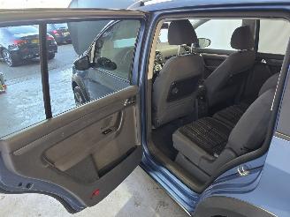 Volkswagen Touran 1.4 TSI Cross picture 14