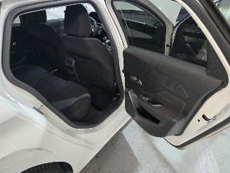 Peugeot 308 1.2 PureTech Active Pack Business picture 16