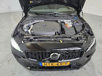 Volvo V-60 2.0 T6 Plug-in hybrid AWD Plus Dark picture 17