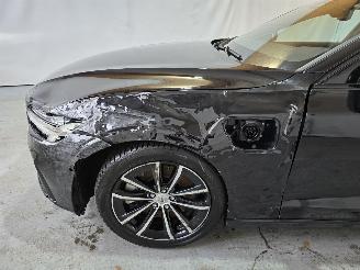 Volvo V-60 2.0 T6 Plug-in hybrid AWD Plus Dark picture 13