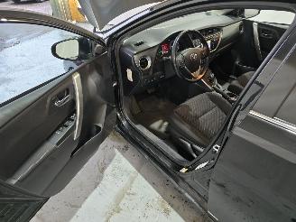 Toyota Auris 1.8 Hybrid Lease+ picture 25