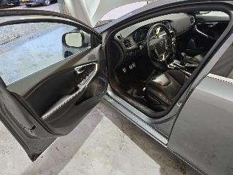 Volvo V-40 2.0 D2 R-Design Bns picture 21