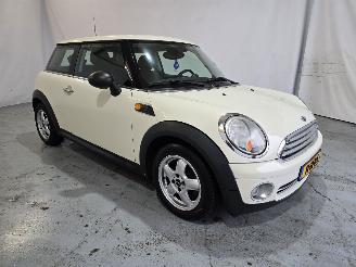 Vaurioauto  passenger cars Mini One 1.4 One Pepper 2009/4