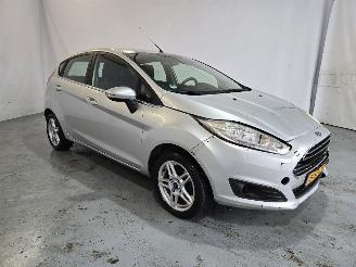 damaged passenger cars Ford Fiesta 1.0 Titanium 2013/11