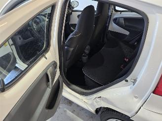 Peugeot 107 1.0-12V XS picture 17