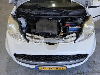Peugeot 107 1.0-12V XS picture 12