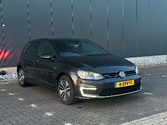 Damaged car Volkswagen Golf GTE 1.4 Hybride 2015/1