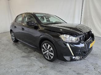 skadebil auto Peugeot 208 1.2 PT 2023/4