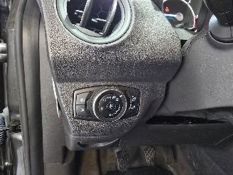 Ford Transit Courier Van 1.5TDCI Limited picture 24