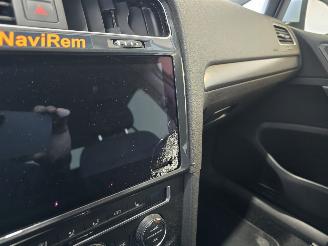 Volkswagen Golf E-Golf picture 11