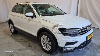 damaged passenger cars Volkswagen Tiguan 1.4 TSI Comfortline Business 2018/6