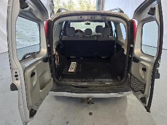 Dacia Logan 1.6 Lauréate picture 16