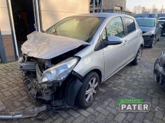 demontáž osobní automobily Toyota Yaris Yaris III (P13), Hatchback, 2010 / 2020 1.33 16V Dual VVT-I 2012/12