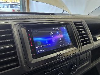 Volkswagen Transporter 2.0 TDI L2H1 Economy picture 29