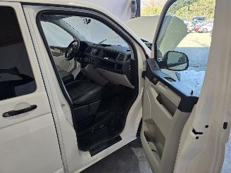 Volkswagen Transporter 2.0 TDI L2H1 Economy picture 19