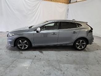 Volvo V-40 2.0 D2 R-Design Business picture 4